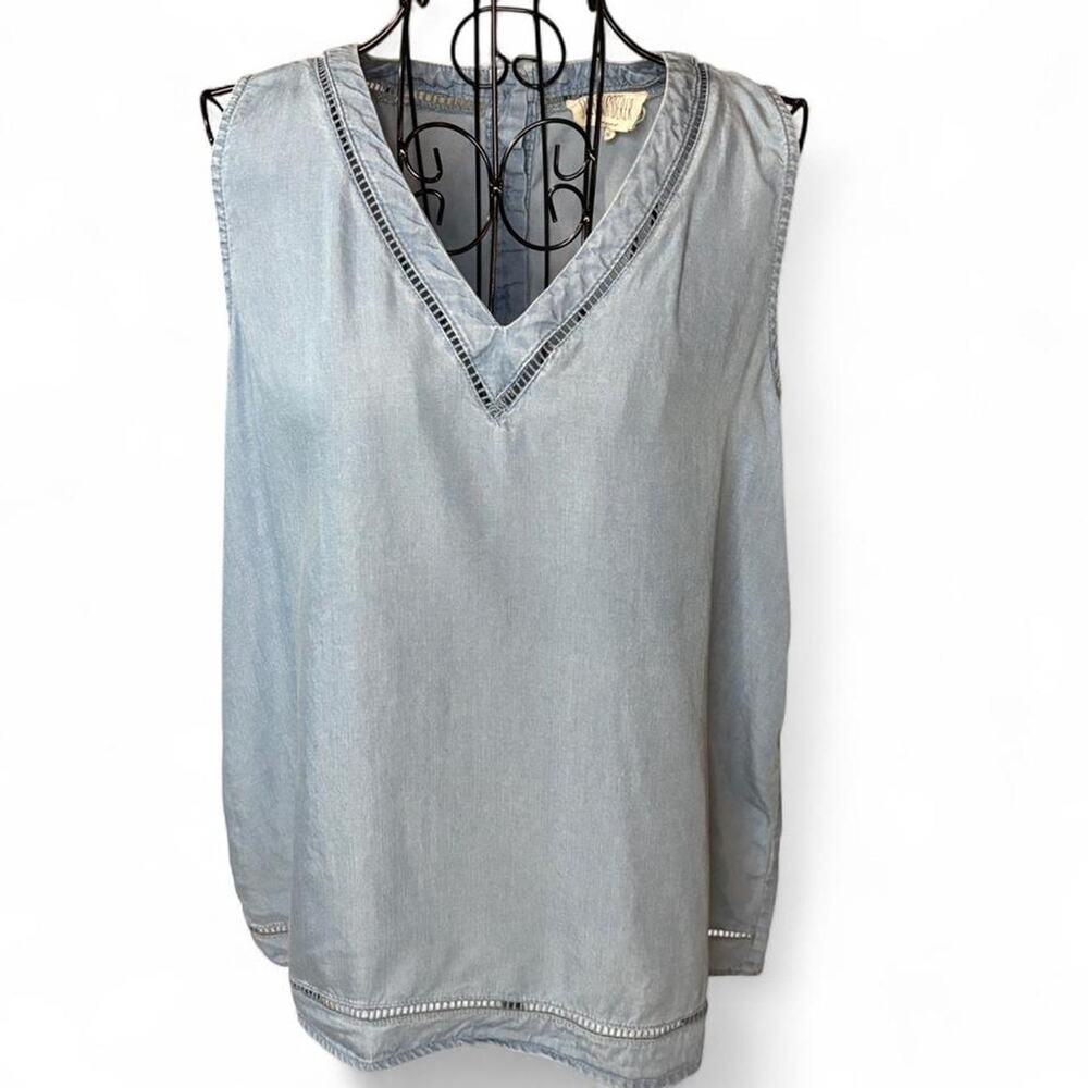 Sweet Wanderer Large Blue Lyocell Sleeveless V-Neck Top Crochet Trim Chambray